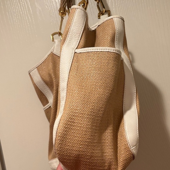 Tory Burch Beige and White Tote with Gold Accents - Picture 5 of 12
